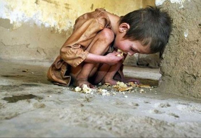 Poverty Quotes in Hindi