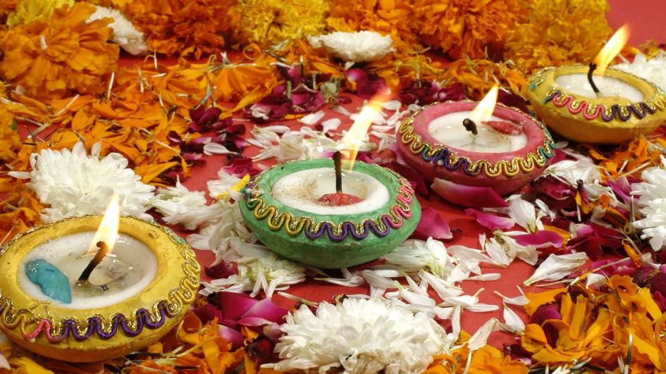 दिवाली के मौके पर प्यार भरे मेसेजिस | Diwali Greetings Messages in Hindi